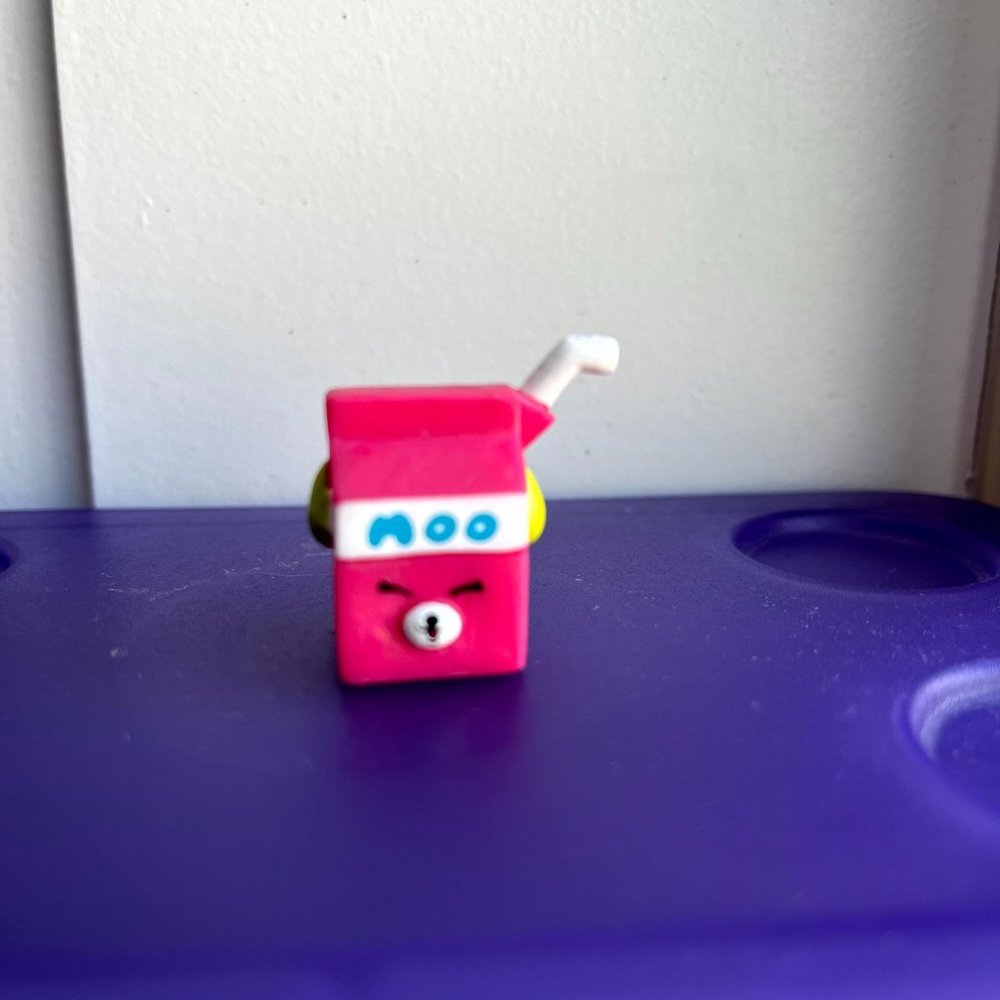 Shopkins Season 4 #95 Pink Milk Bud Special Edition